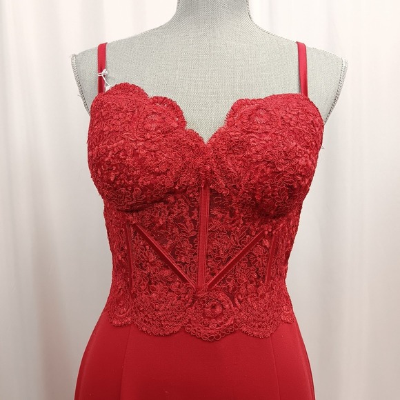 Floor Length Red Dress Size 8  [1187] - Picture 2 of 11